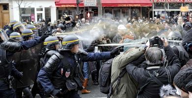 Франция: борьба за спасение госсектора