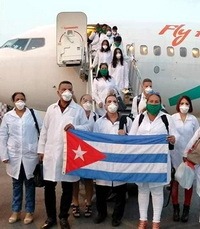 Кубинские врачи спешат на помощь в Италию
