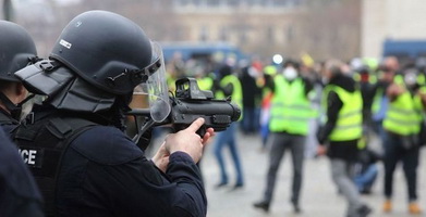 «Это другое». Протесты в Минске и погромы в Париже 