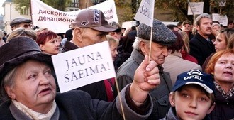 Латвия: кризис убивает страну